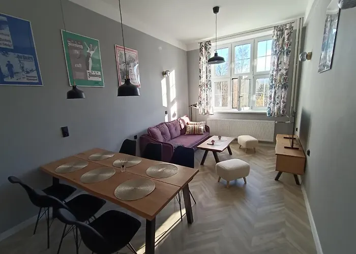 Apartament Flins Z Garazem
