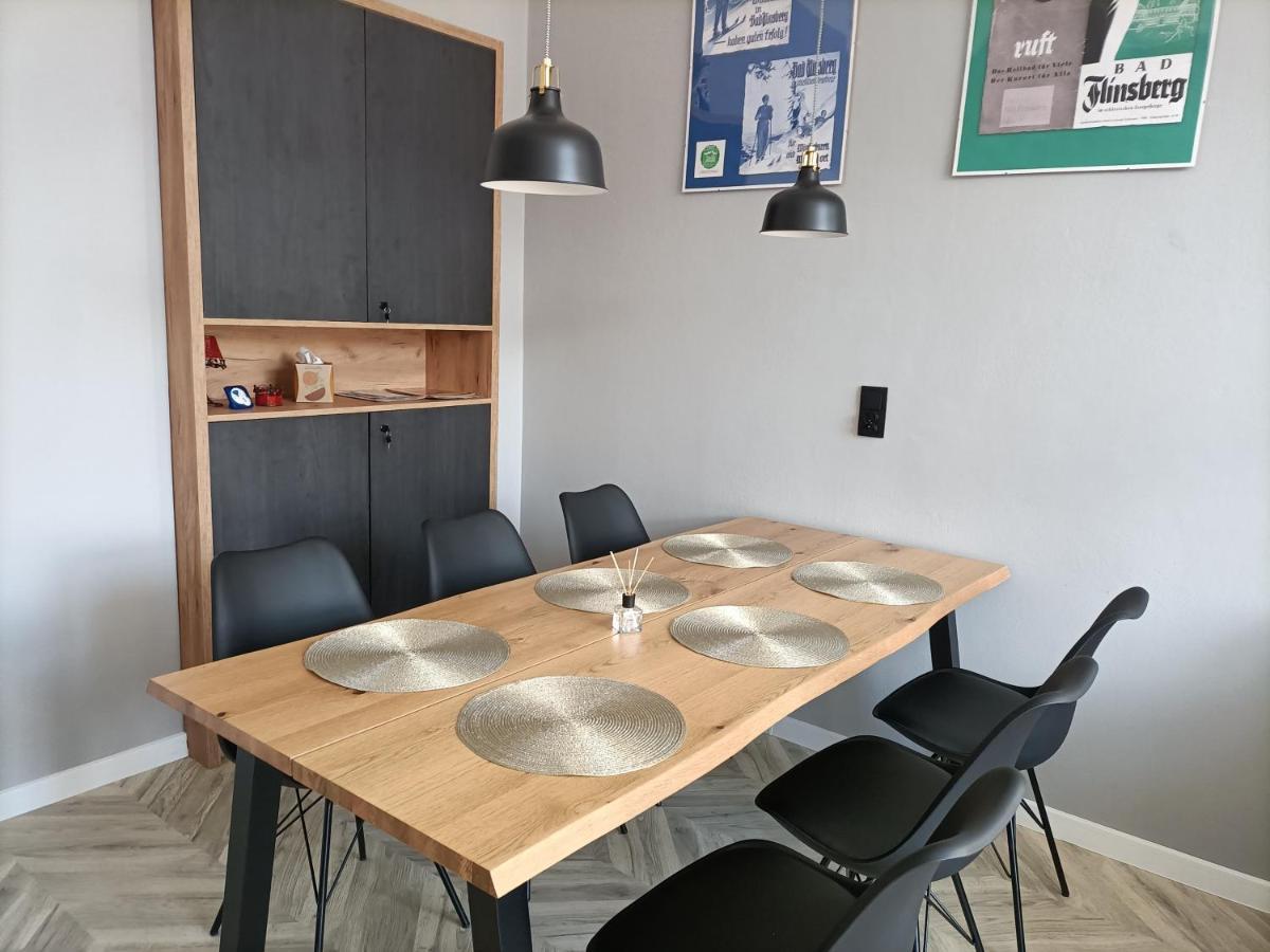 Apartment Flins Z Garazem *